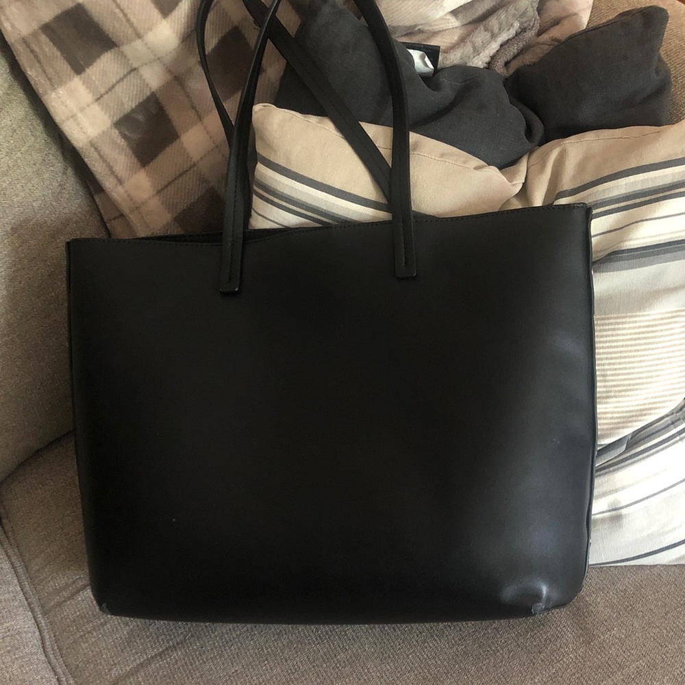 Classic Black Tote Bag - Sleek Everyday Carry